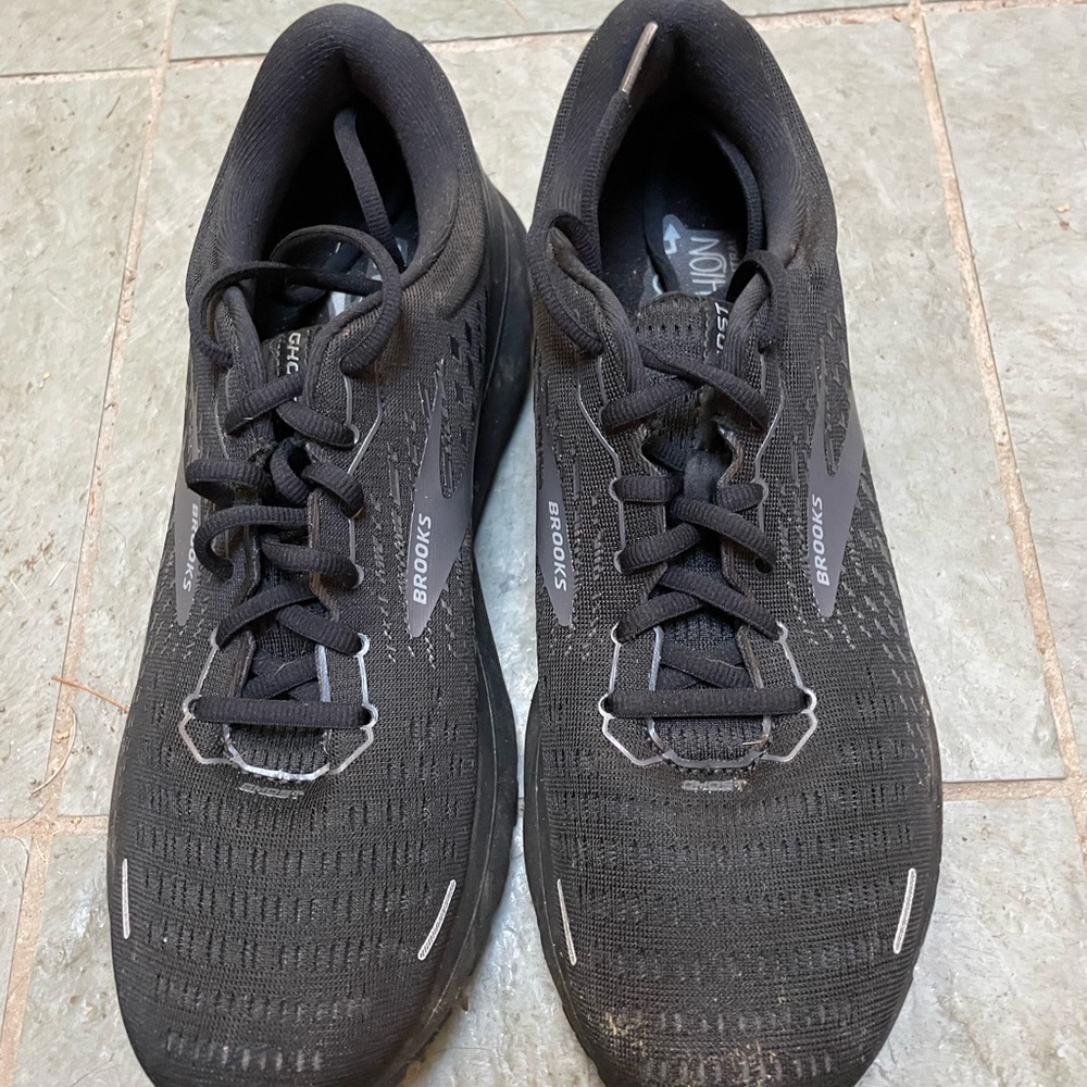 Brooks Ghost 13 men’s size 12